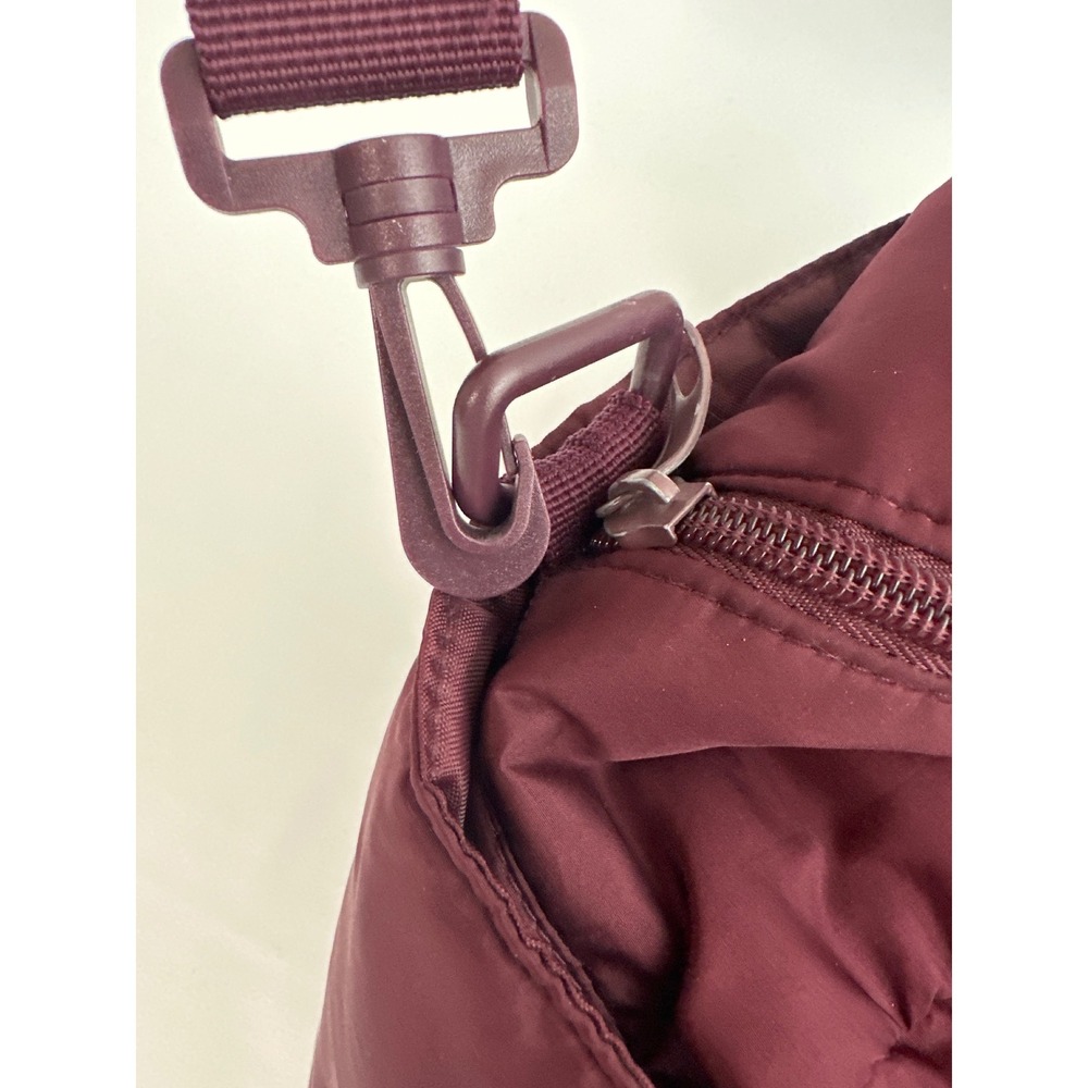 PINK by Victoria's Secret Duffle Bag Maroon Travel Gym Carry On Shoulder‎ Strap - Picture 4 of 11